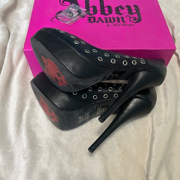 NIB ABBEY DAWN by Avril Lavigne Black Holly Chart Topper Platform Heels Sz 9 Blk - Picture 3 of 11